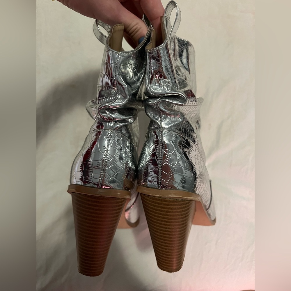 Sparkly boots - Picture 4 of 4